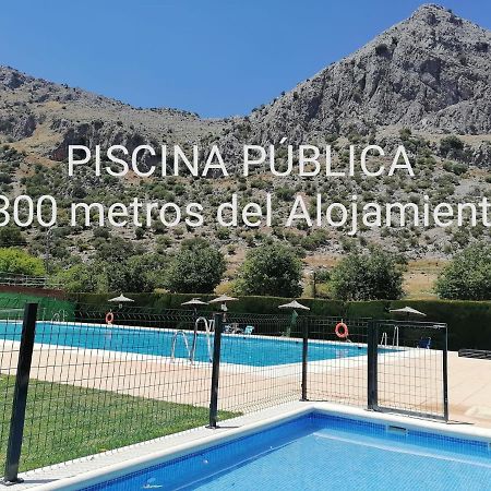 Apartamentos Buganvilla Villaluenga Del Rosario Exteriör bild