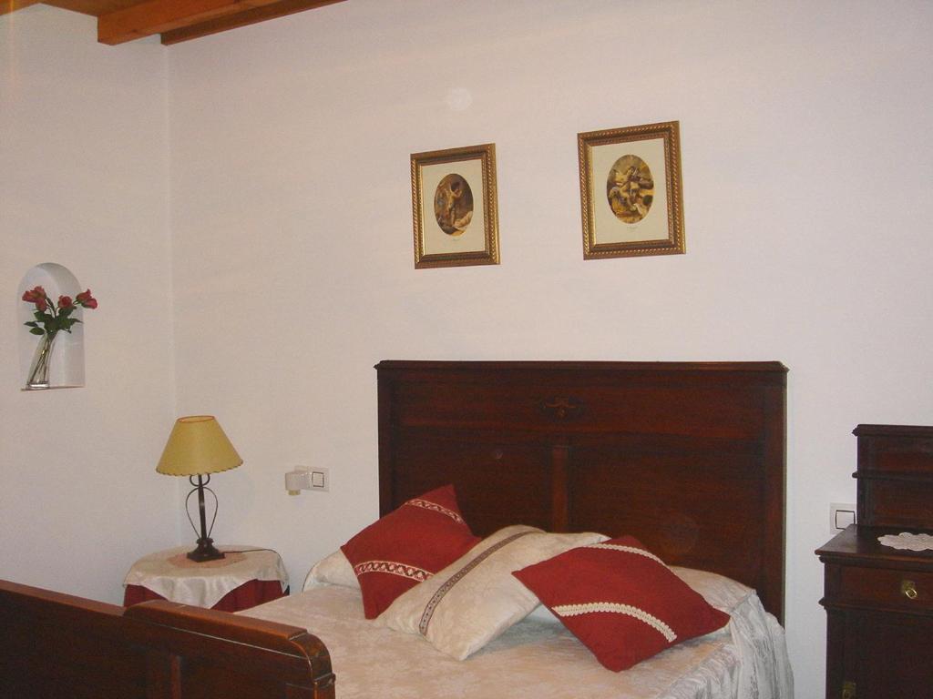 Apartamentos Buganvilla Villaluenga Del Rosario Rum bild